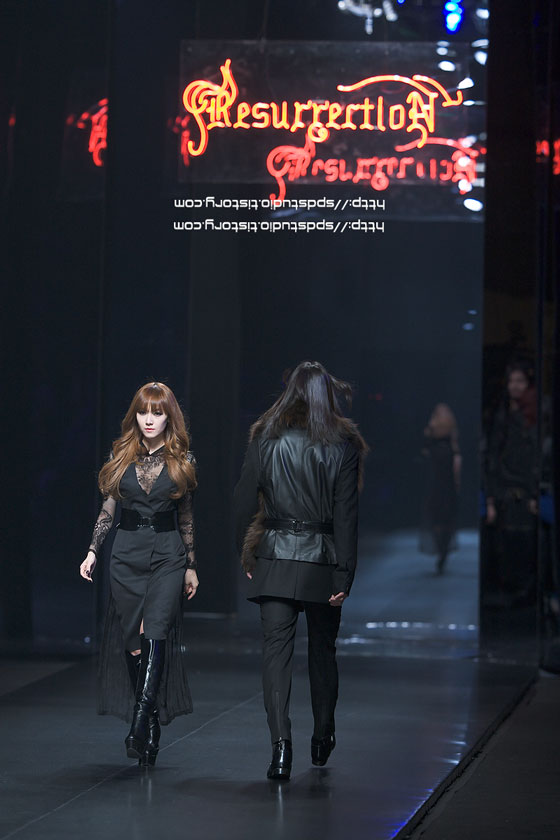 SNSD Jessica catwalk at Seoul Fashion Week