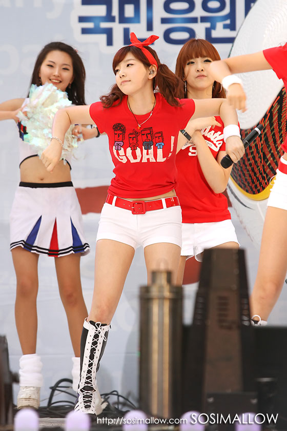 Taeyeon at World Cup concert 2010