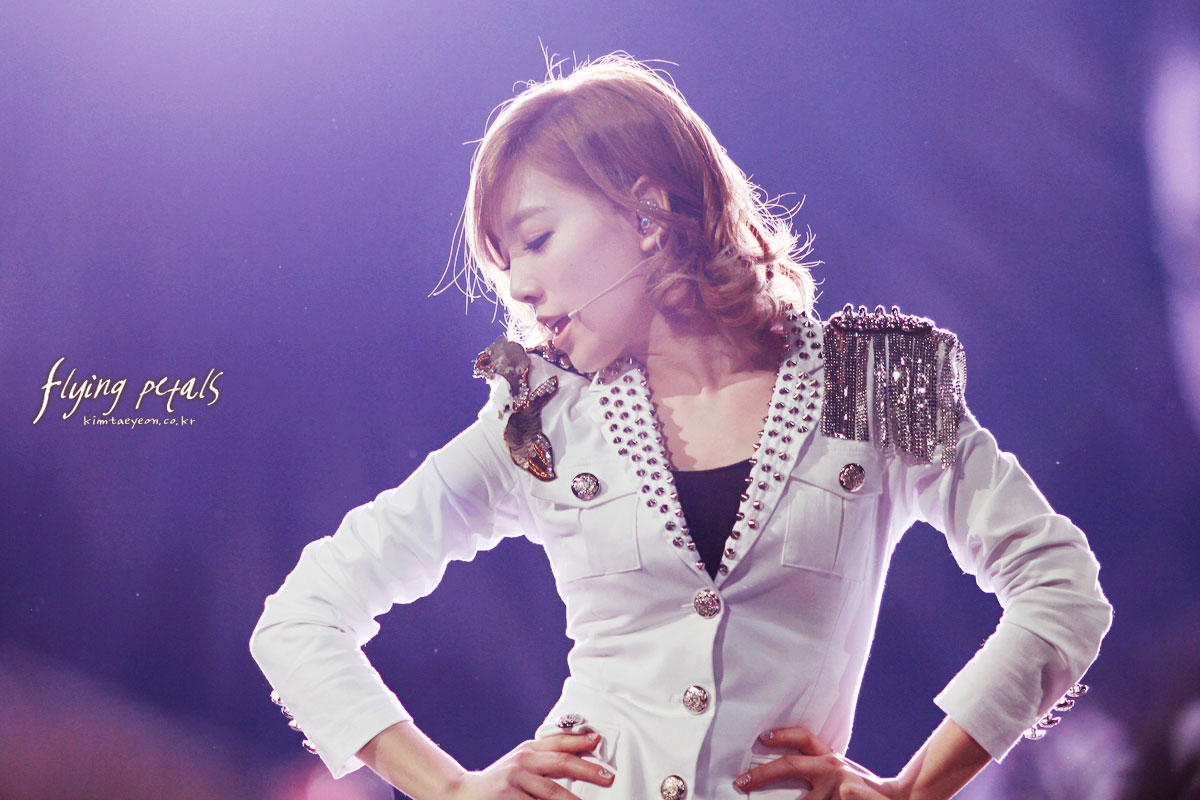 Taeyeon focus @ SMTown Live in NYC
