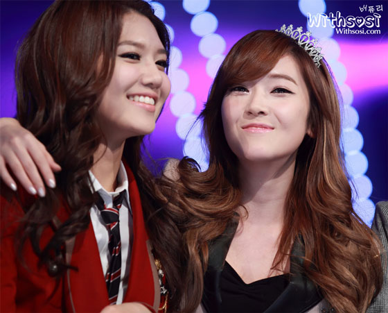 SNSD Sooyoung and Jessica Mnet Mcountdown
