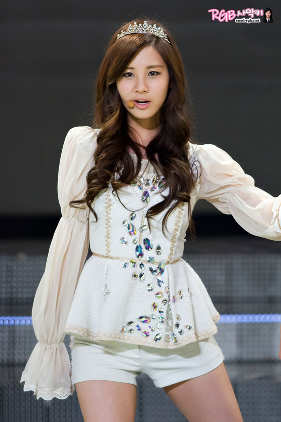 Seohyun focus @ KBS Entertainment Awards 2011