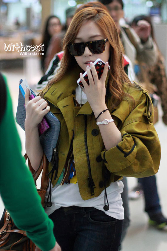 SNSD Jessica airport picture