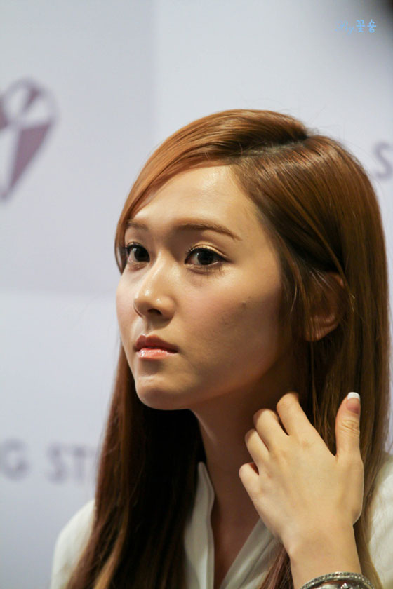 SNSD Jessica Coming Step fan signing