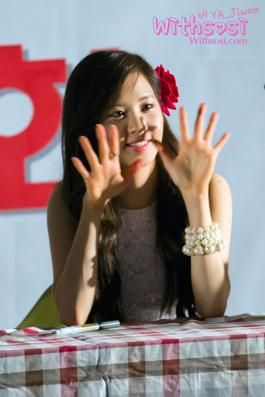 Taetiseo Seohyun fan sign event