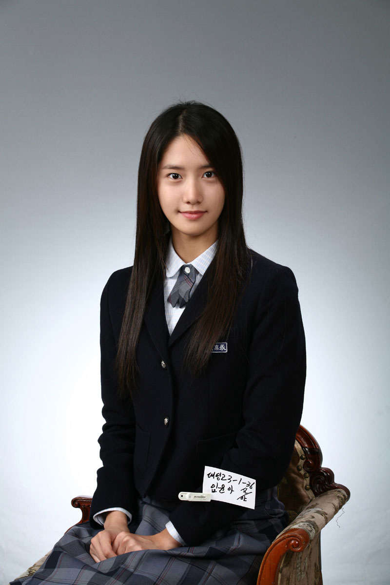 SNSD Yoona high school graduation photo