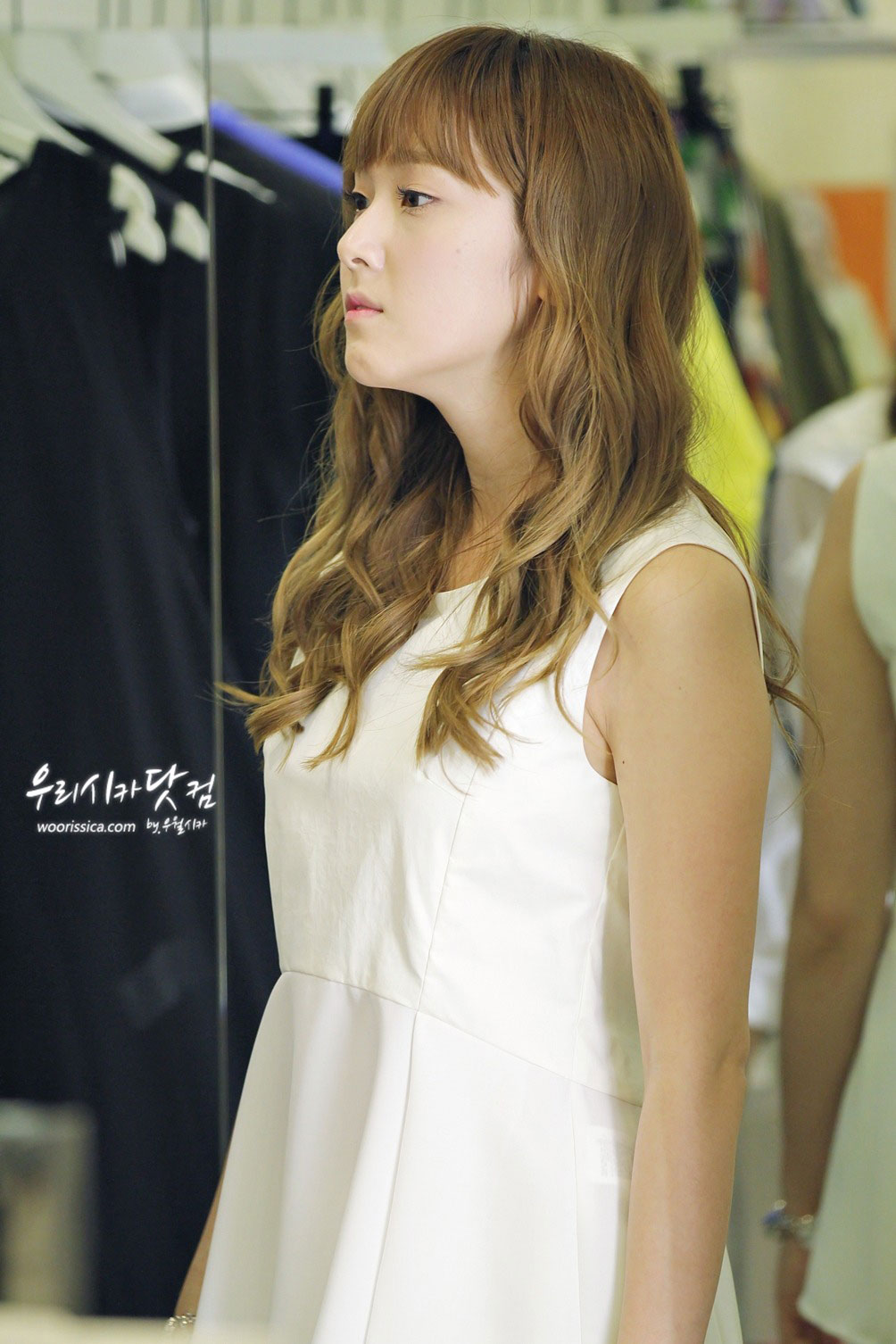 Jessica Coming Step store visit