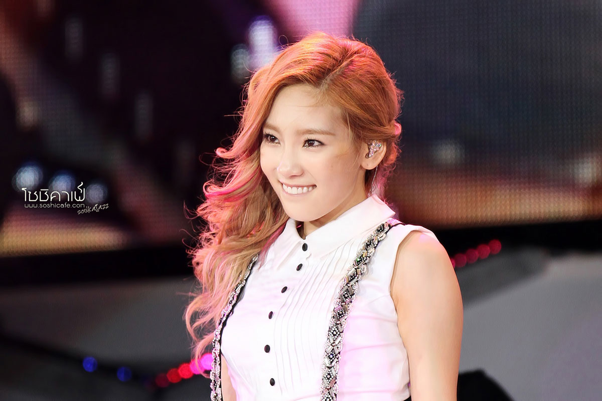 Taeyeon focus @ SMTown Live in Taiwan 2012