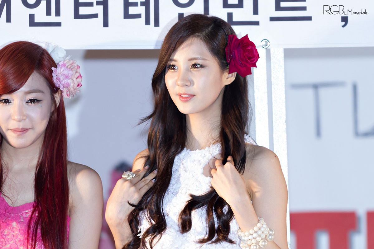 SNSD Seohyun Twinkle fan signing event