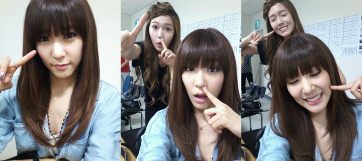 SNSD Tiffany selca picture with Jessica