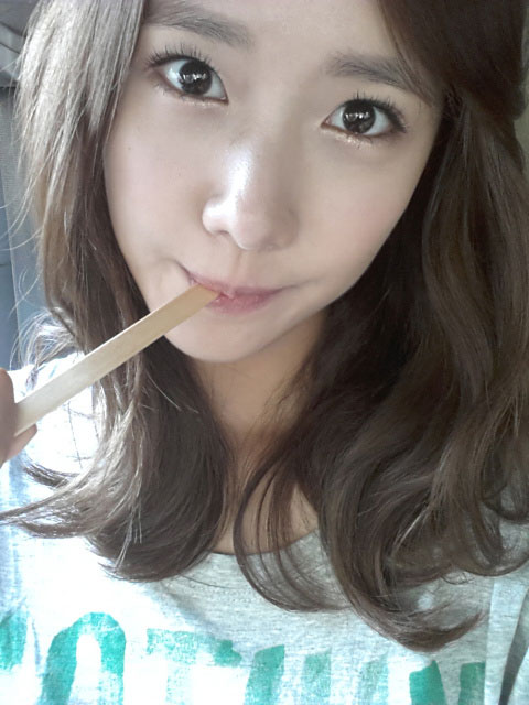 Yoona ice cream selca