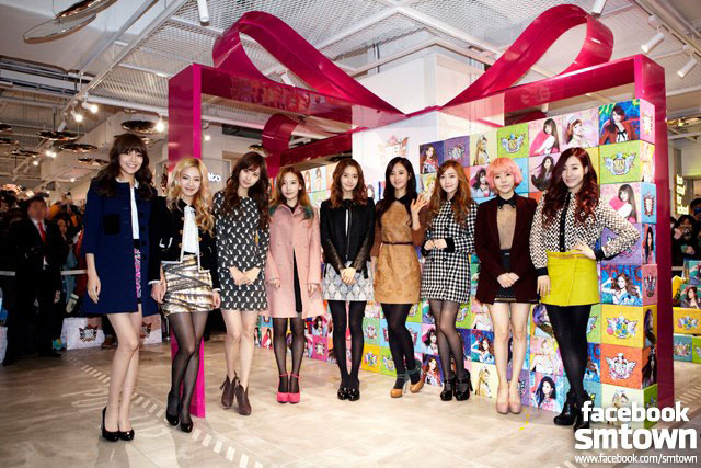 Snsd SMTown pop up store