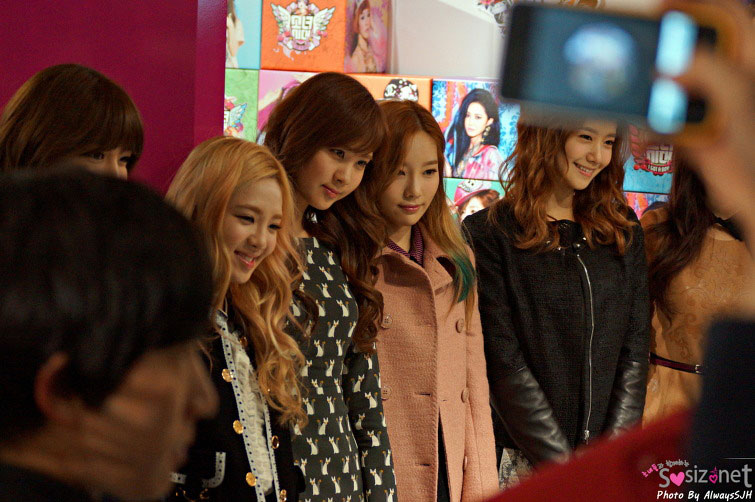 SMTown pop-up store event 2013