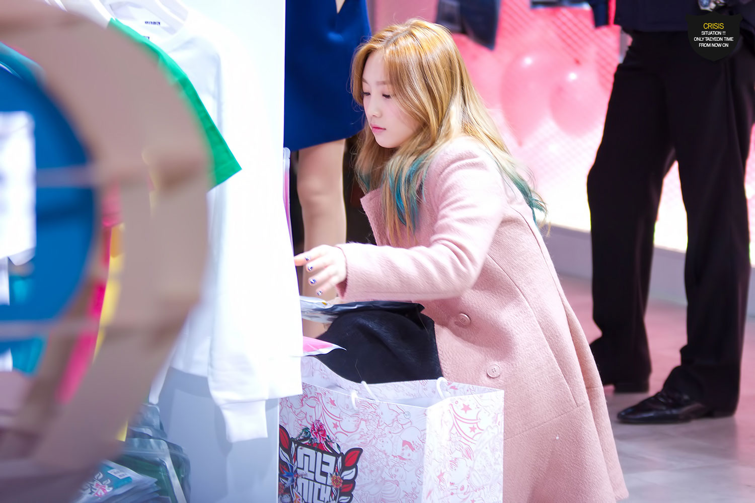 Taeyeon @ Lotte pop up store