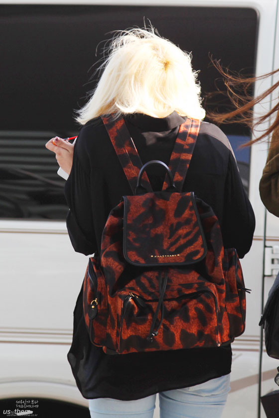 SNSD Sunny Incheon Airport style