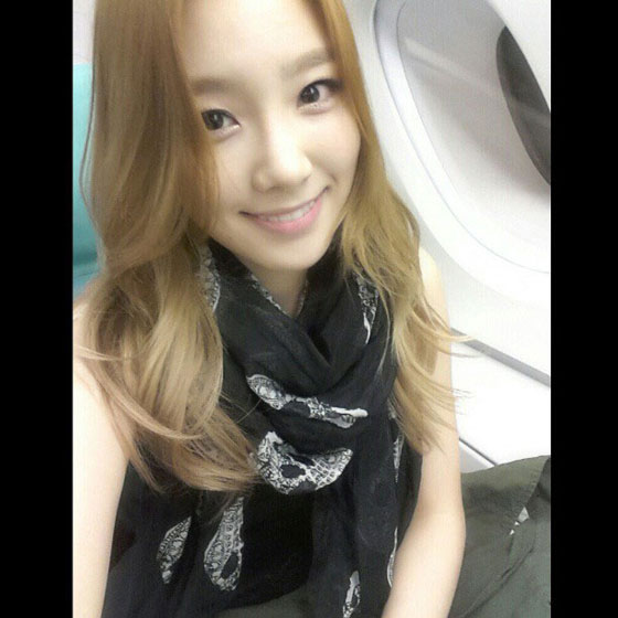Taeyeon airplane Instagram selca