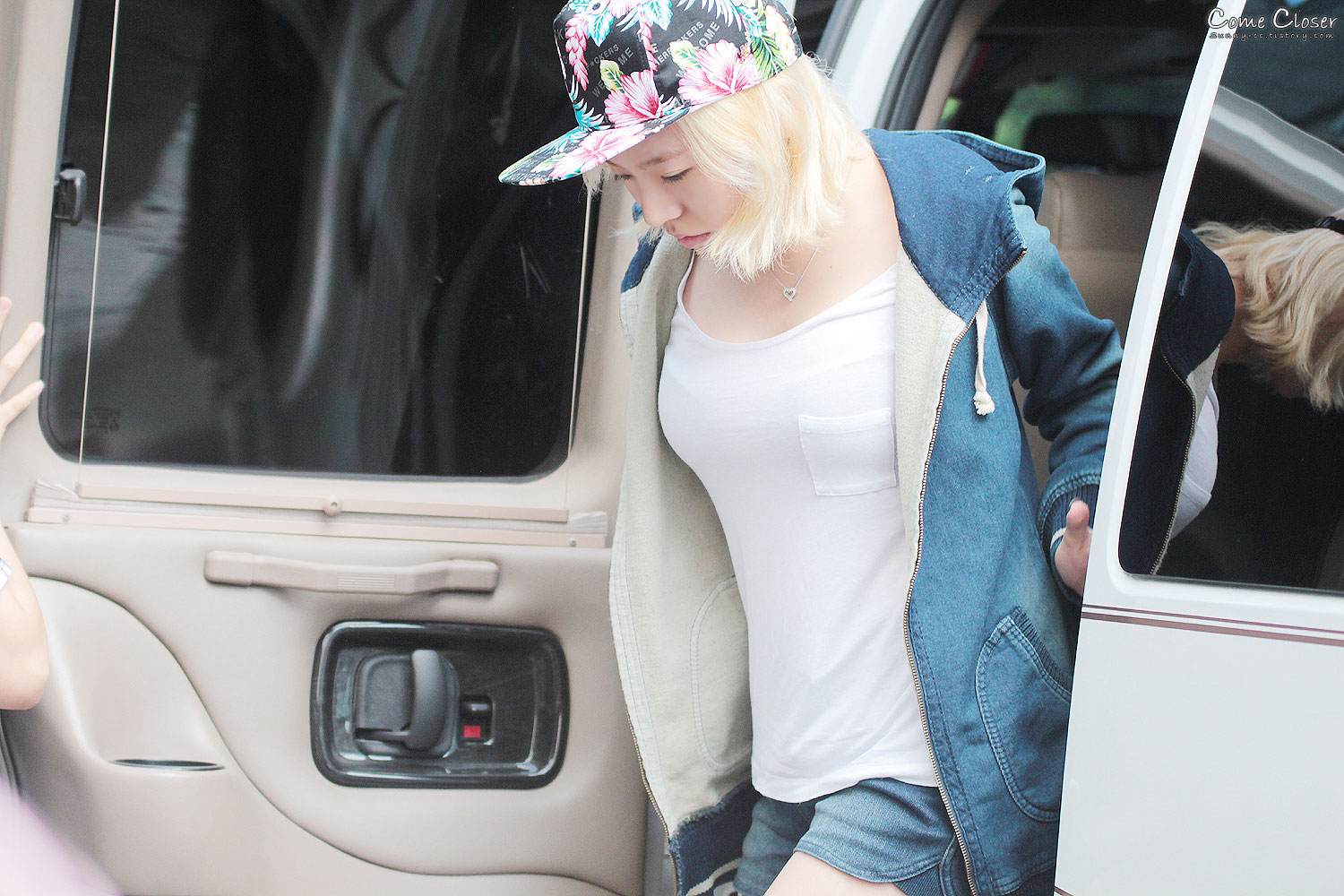 Sunny Music Bank arrival 130517