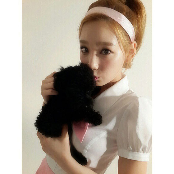 SNSD Taeyeon Ginger Instagram selca