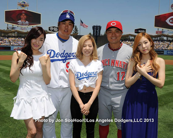 SNSD Sunny Taeyeon Tiffany LA Dodgers