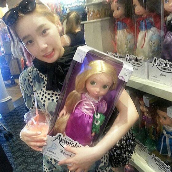 SNSD Taeyeon Rapunzel Instagram selca