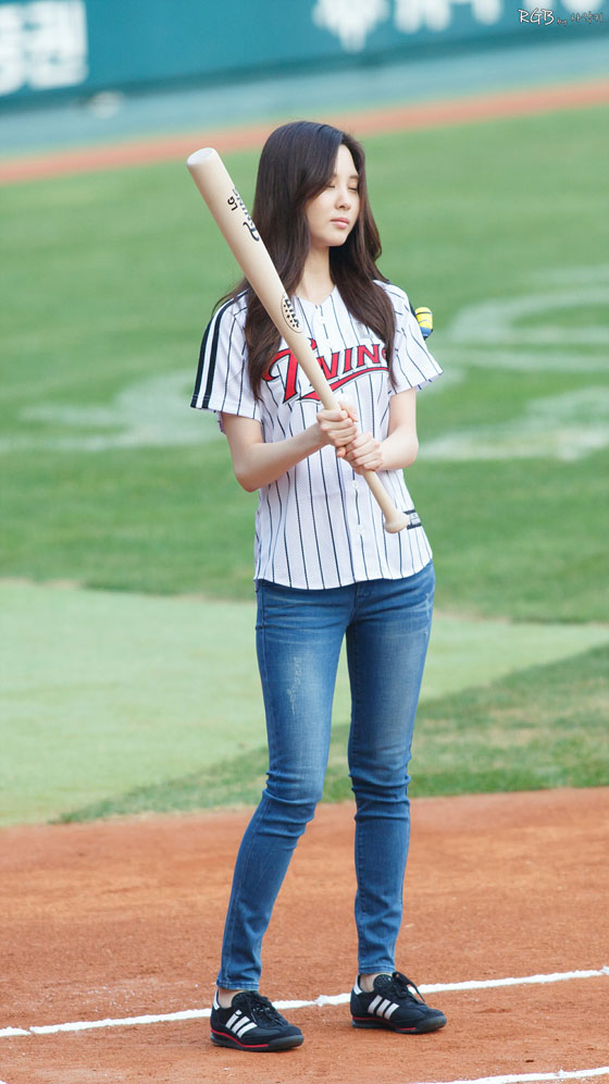 SNSD Seohyun LG Twins baseball game