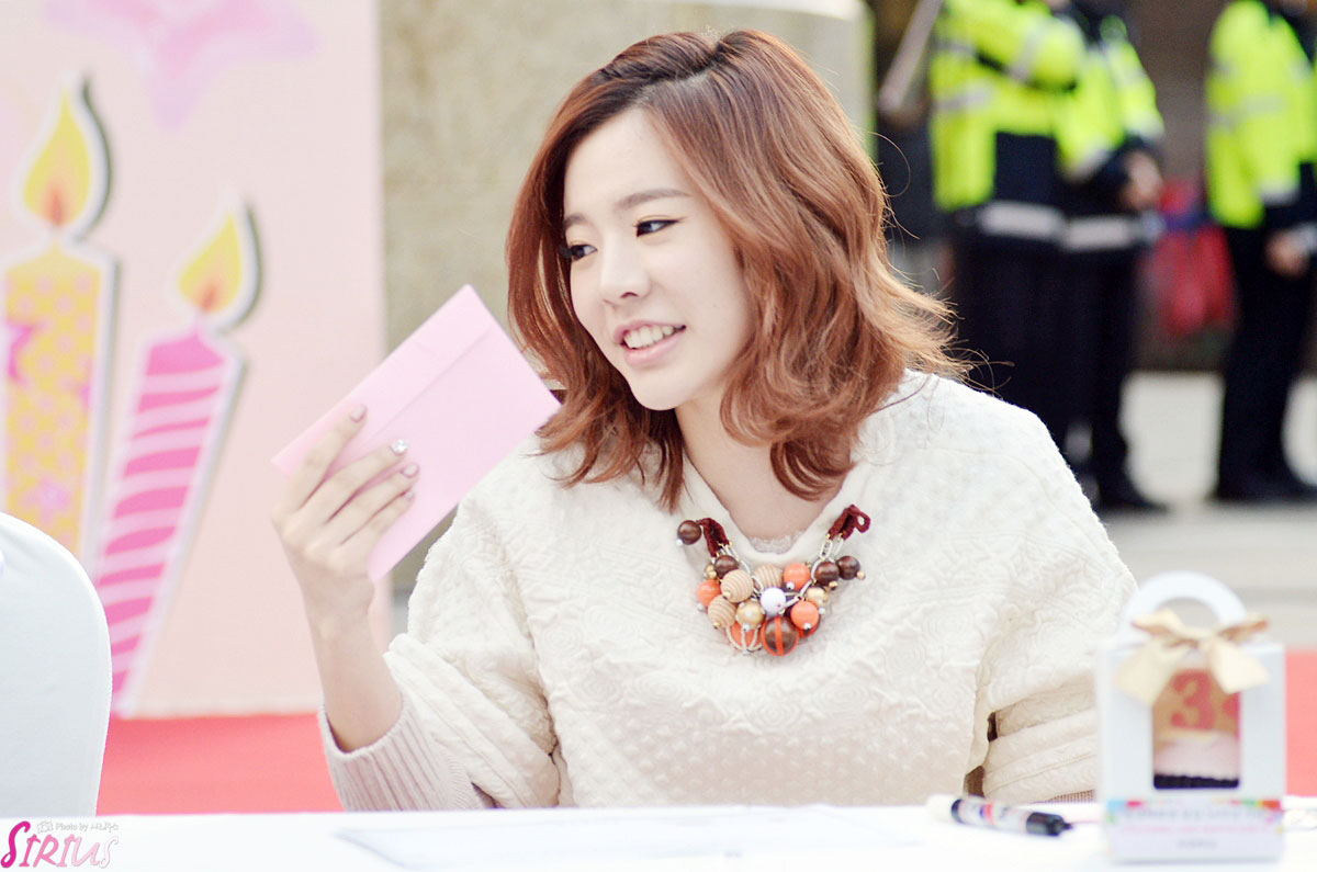 SNSD Lotte Department Store fan signing event | SNSD Pics