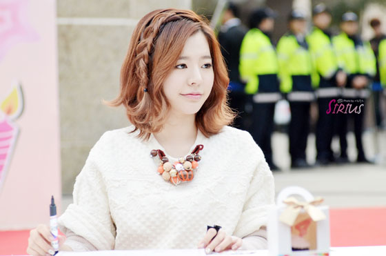 SNSD Sunny Lotte Department Store fansign