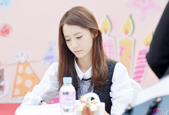 SNSD Yoona Lotte Department Store fansign