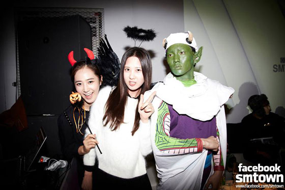 SNSD Yuri Seohyun SMTOWN Halloween Party