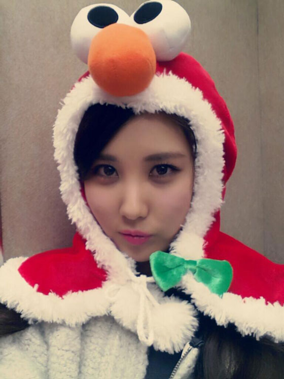 SNSD Seohyun Elmo Christmas selca