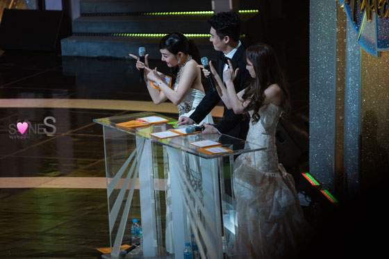 SNSD Taeyeon Tiffany Korean Golden Disk Awards 2014