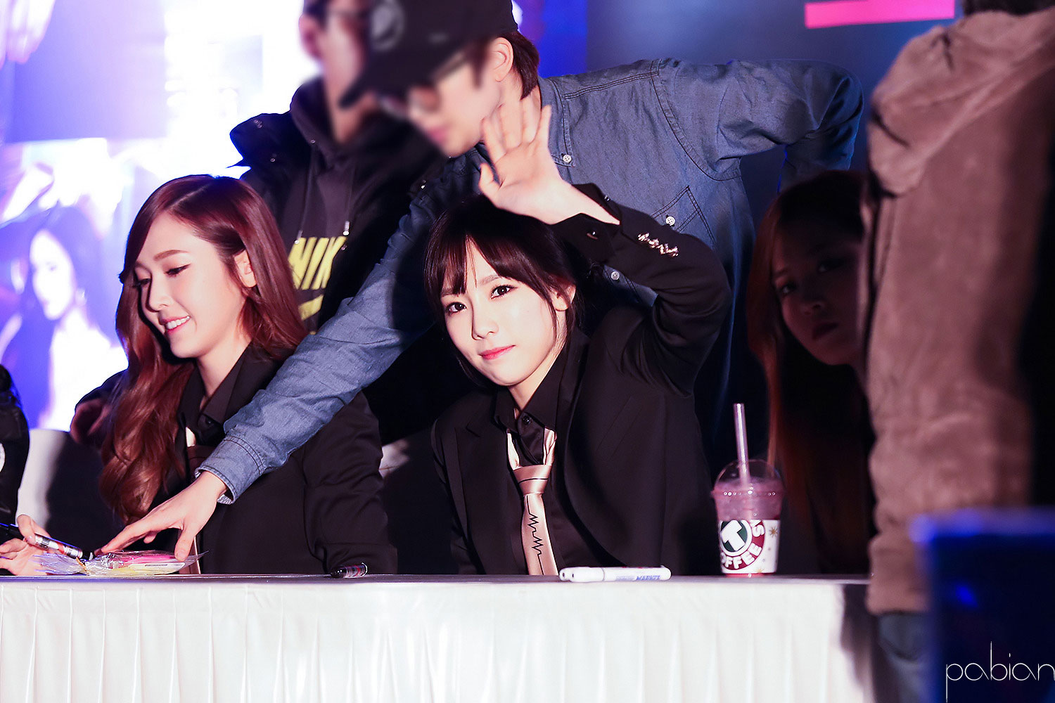 SNSD MrMr Cheonggye Plaza fansign event