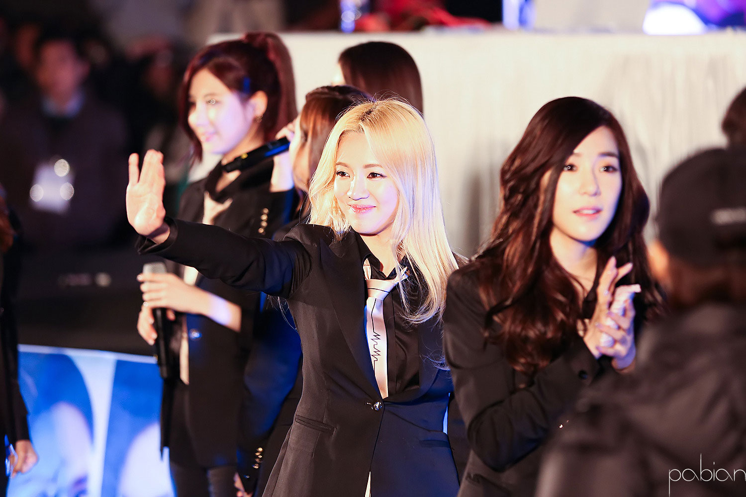SNSD MrMr Cheonggye Plaza fansign event