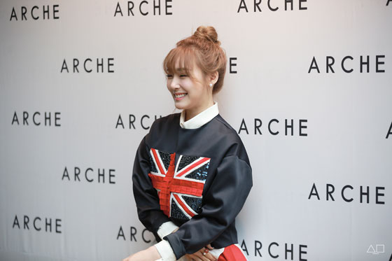 SNSD Tiffany ARCHE Seoul Fashion Week 2015