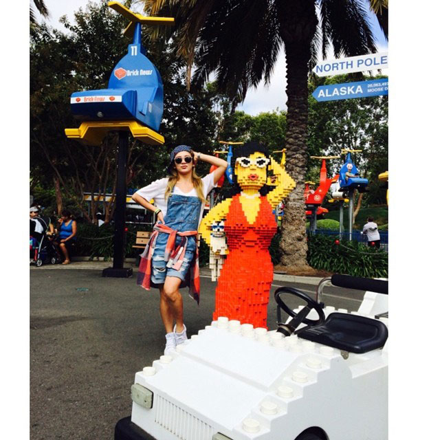 SNSD Hyoyeon Instagram California Legoland