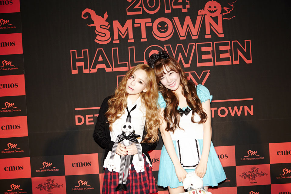 SNSD Taeyeon Tiffany SMTOWN Halloween Party 2014