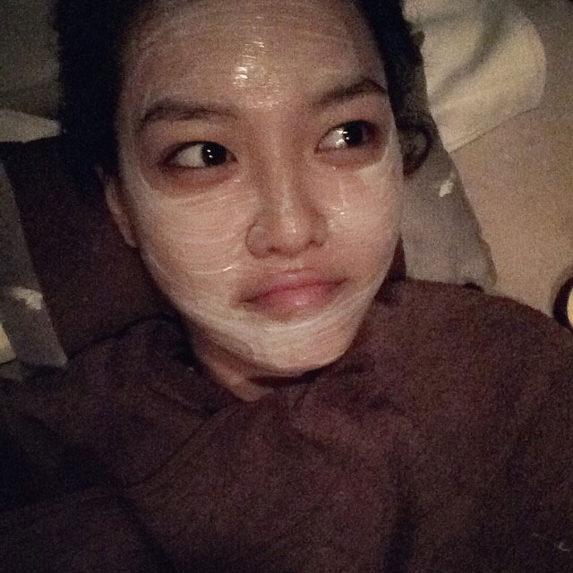 SNSD Sooyoung Instagram facial treatment selca