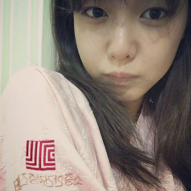 SNSD Sooyoung Instagram bed time selca