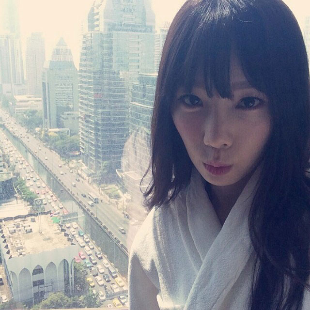 SNSD Taeyeon Instagram Bangkok hotel selca