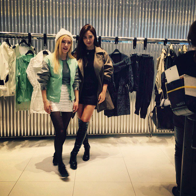 Hyoyeon &#038; Yuri KOLON Sport Presentation